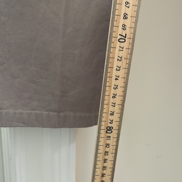 Everlane - Slim Khaki Pants - Light Brown - 32x32 - Picture 8 of 13